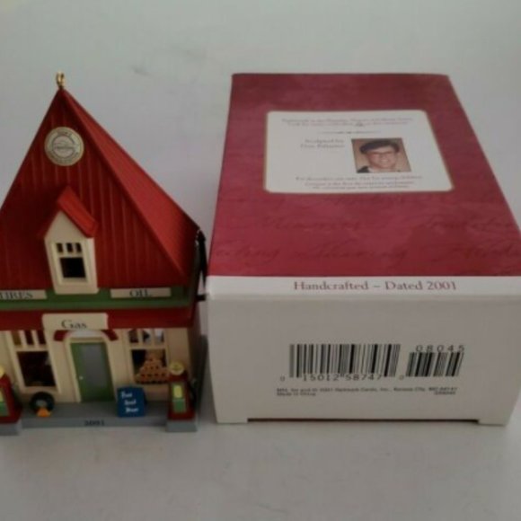 2001 Hallmark Keepsake Ornament Service Station - Picture 3 of 3